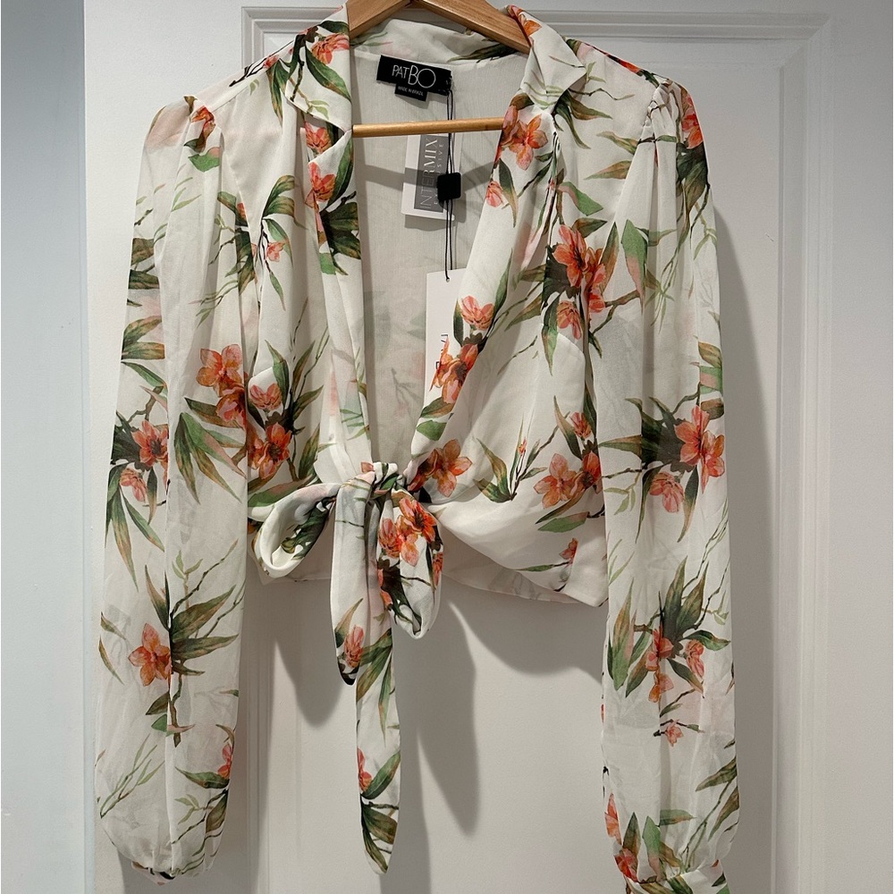 Patbo new w/ tags cropped floral tie front top sz S